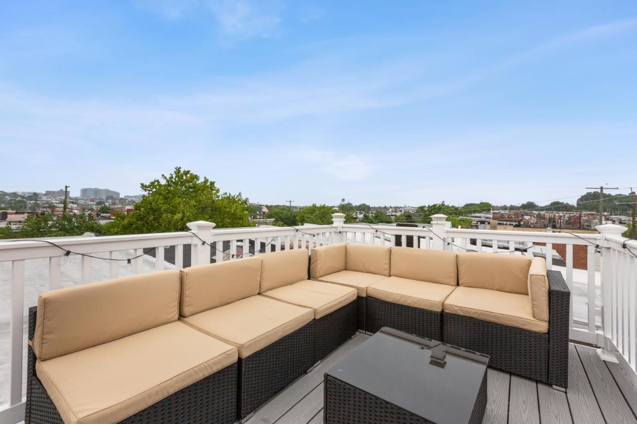 Pristine Townhouse With Rooftop Deck Near Canton! Baltimore Exterior photo