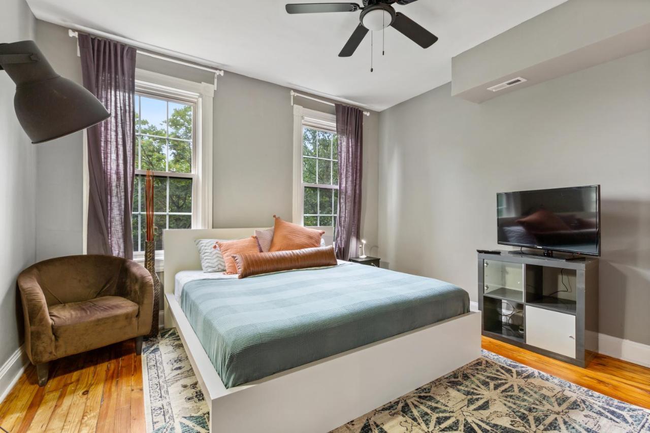 Pristine Townhouse With Rooftop Deck Near Canton! Baltimore Exterior photo