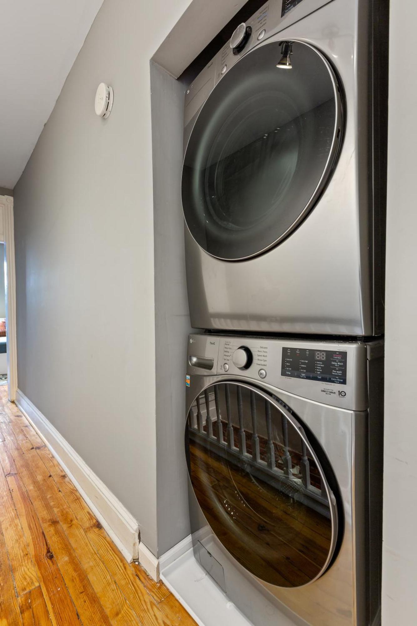 Pristine Townhouse With Rooftop Deck Near Canton! Baltimore Exterior photo